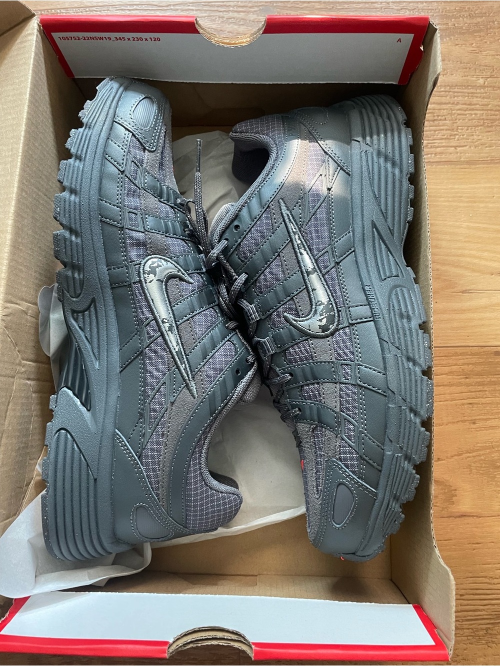 NIKE P-6000 PRM IRON GREY/METALLIC SILVER size 11 men’s